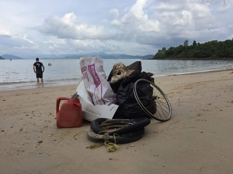 Plastikmüll am Strand ozeankind