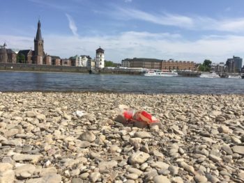 Müll am Rhein